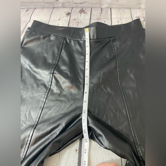 Wild Fable Faux Leather Black High Rise Split Flare Hem Pants Womens Size Large - Picture 4 of 8